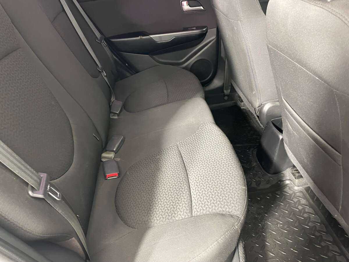 Kia Rio 5-speed, 2013 - Фото №16