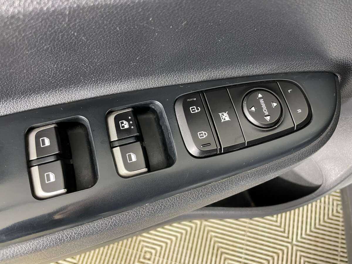 Kia Rio X-Line, 2020 - Фото №17