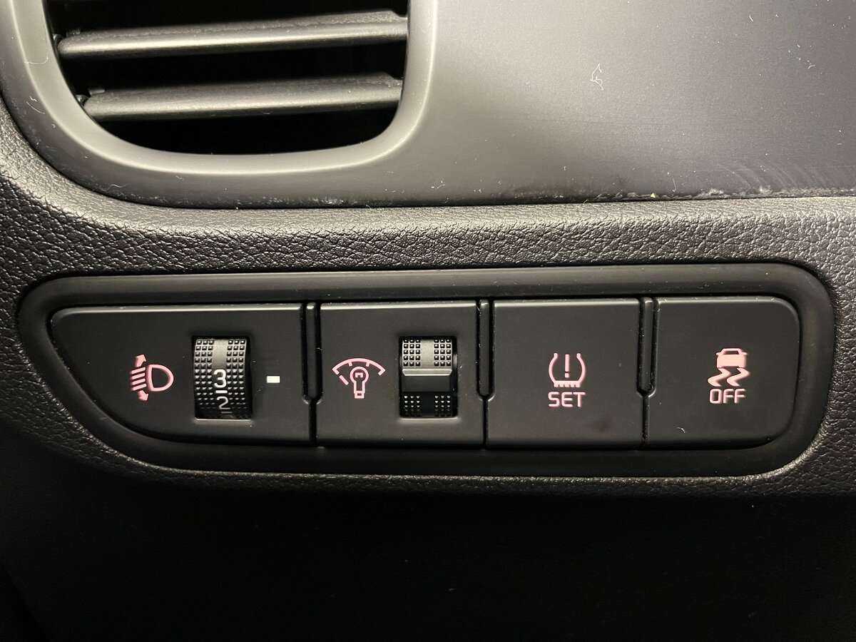 Kia Rio X-Line, 2020 - Фото №18