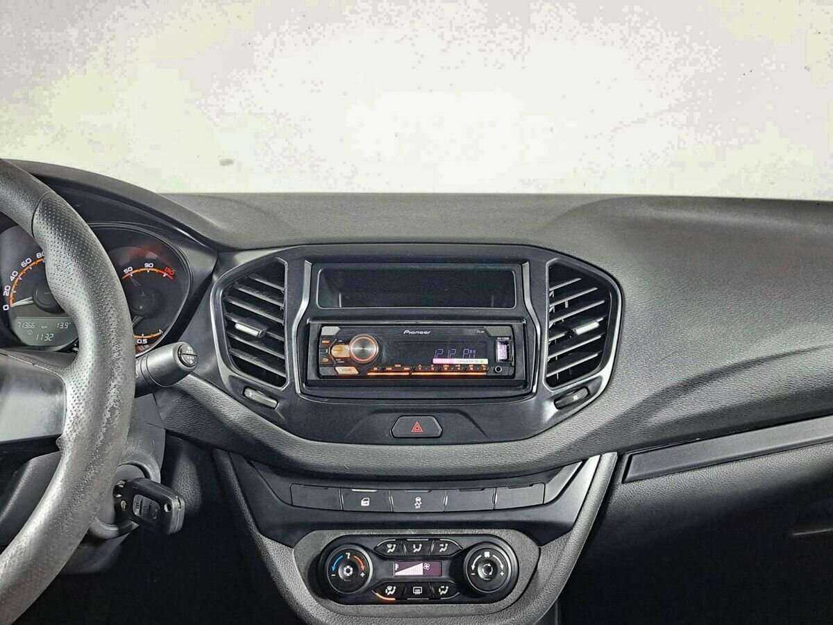 Lada (ВАЗ) Vesta, 2020 - Фото №10