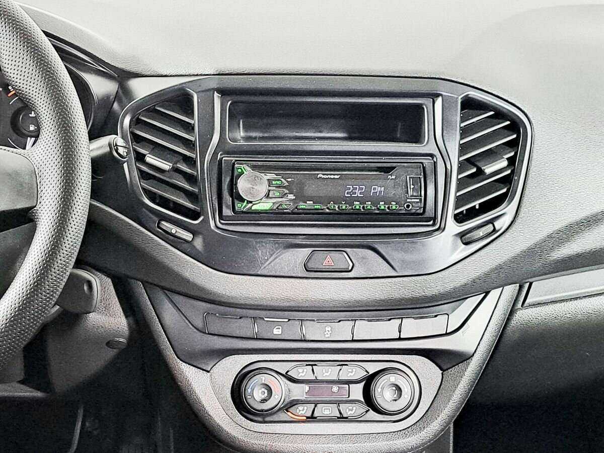 Lada (ВАЗ) Vesta, 2017 - Фото №11