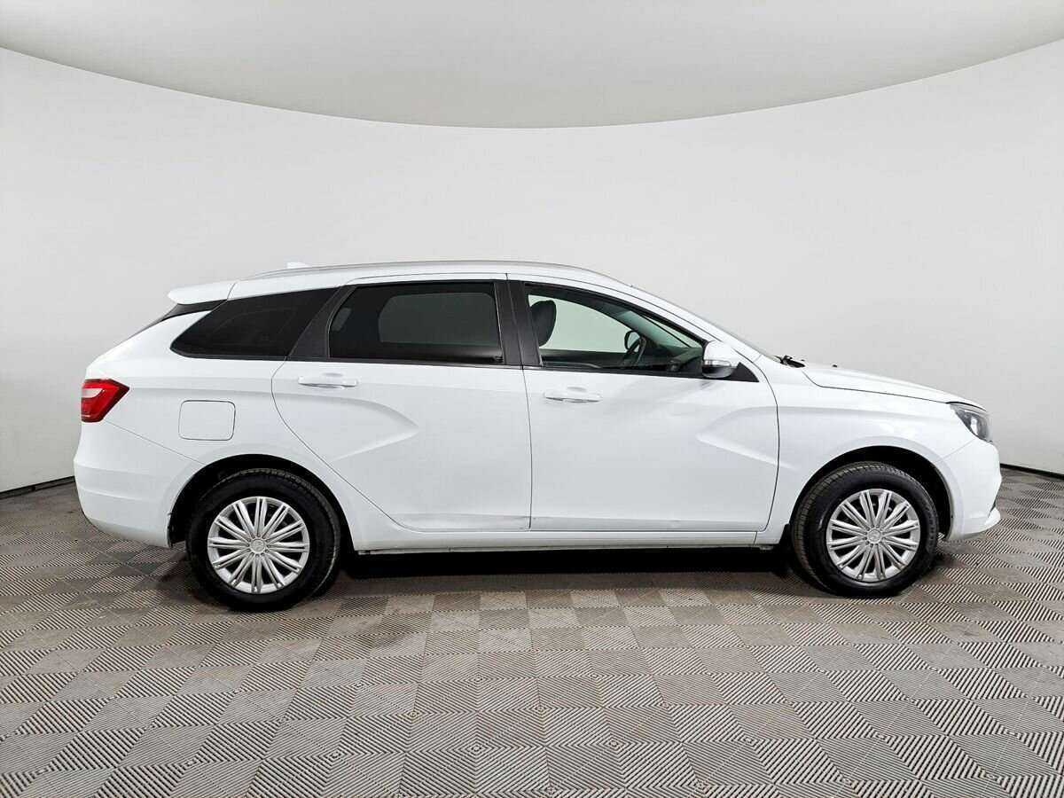 Lada (ВАЗ) Vesta SW, 2018 - Фото №3