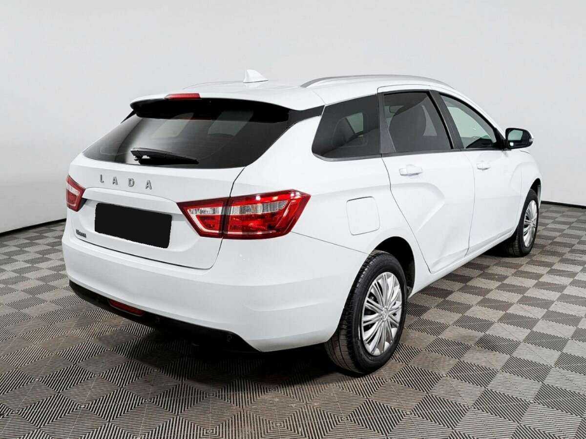 Lada (ВАЗ) Vesta SW, 2018 - Фото №4