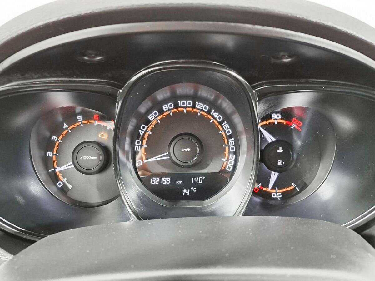 Lada (ВАЗ) Vesta SW, 2018 - Фото №10