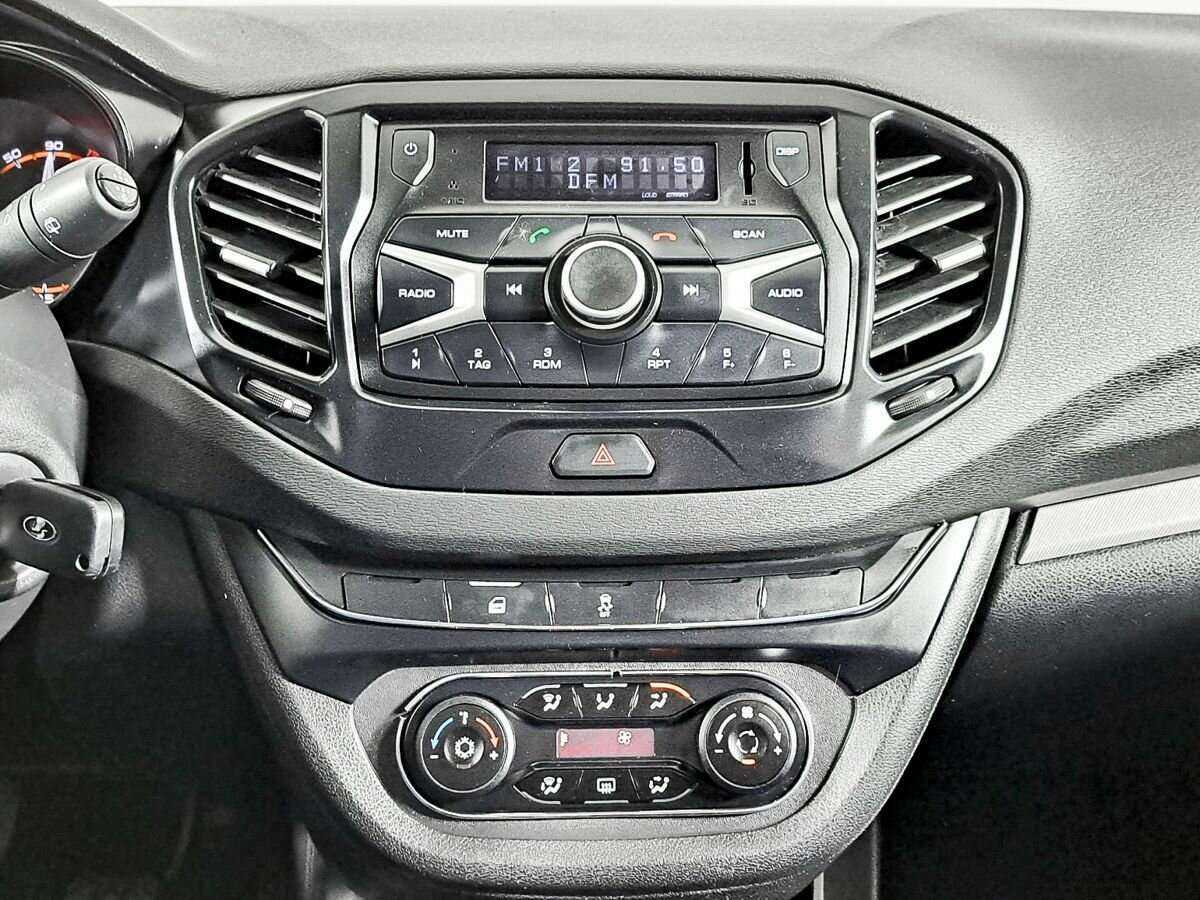 Lada (ВАЗ) Vesta SW, 2018 - Фото №12