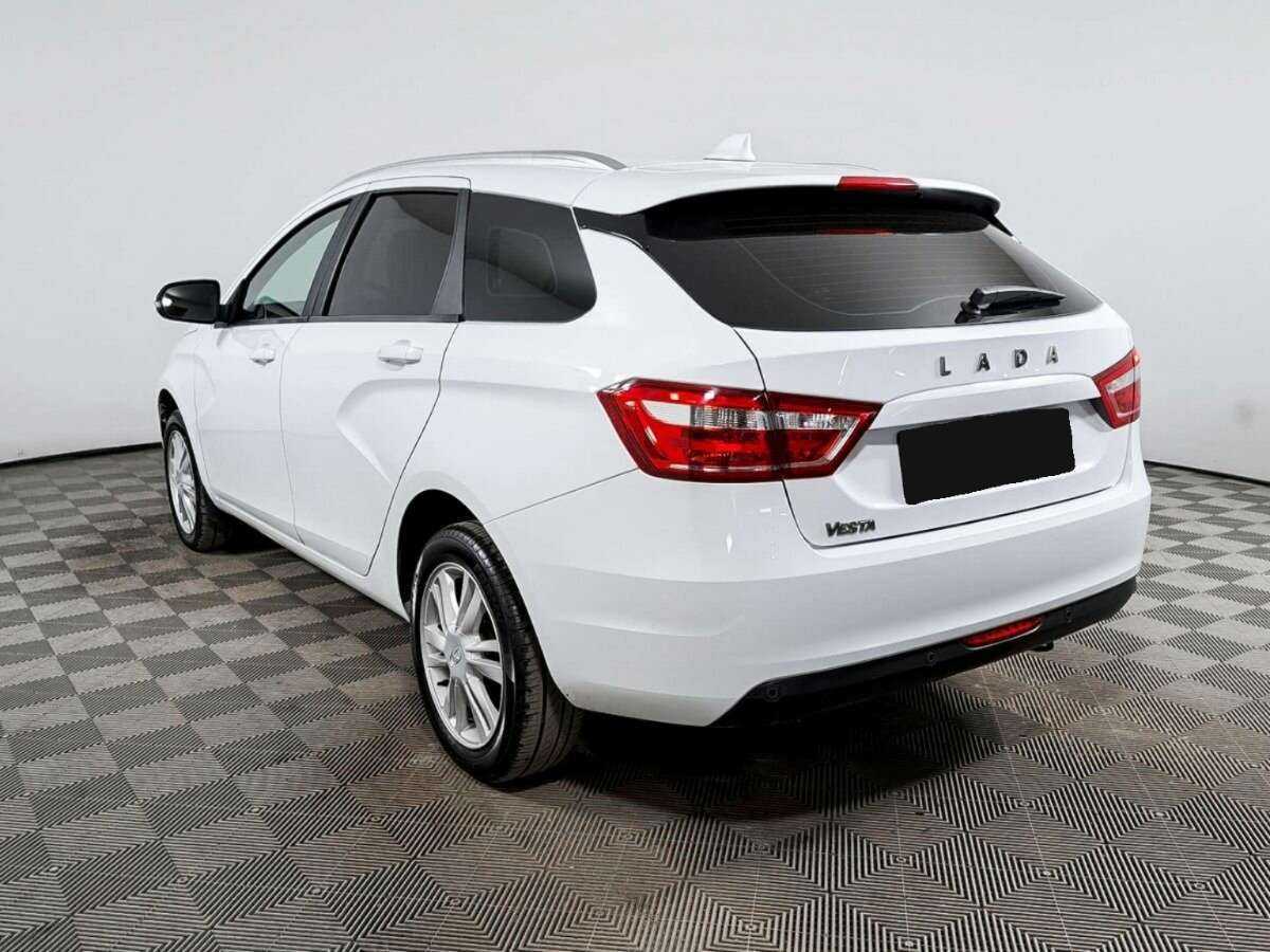 Lada (ВАЗ) Vesta SW, 2018 - Фото №6