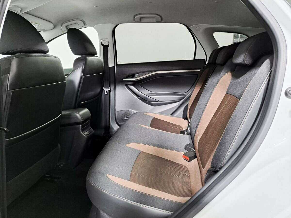 Lada (ВАЗ) Vesta SW, 2018 - Фото №9