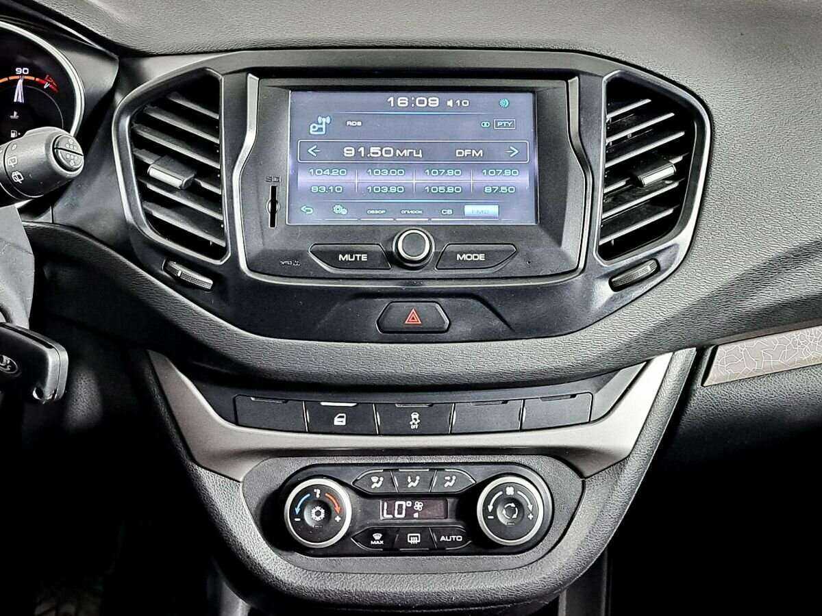 Lada (ВАЗ) Vesta SW, 2018 - Фото №12