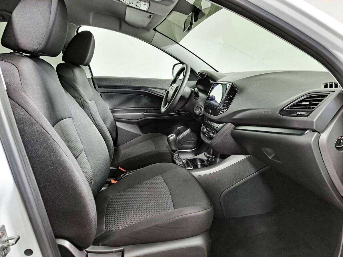 Lada (ВАЗ) Vesta SW, 2019 - Фото №6