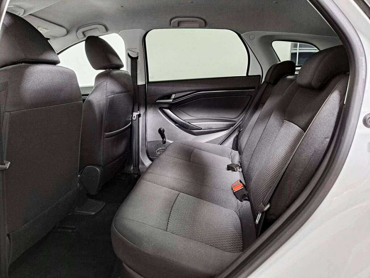 Lada (ВАЗ) Vesta SW, 2019 - Фото №7