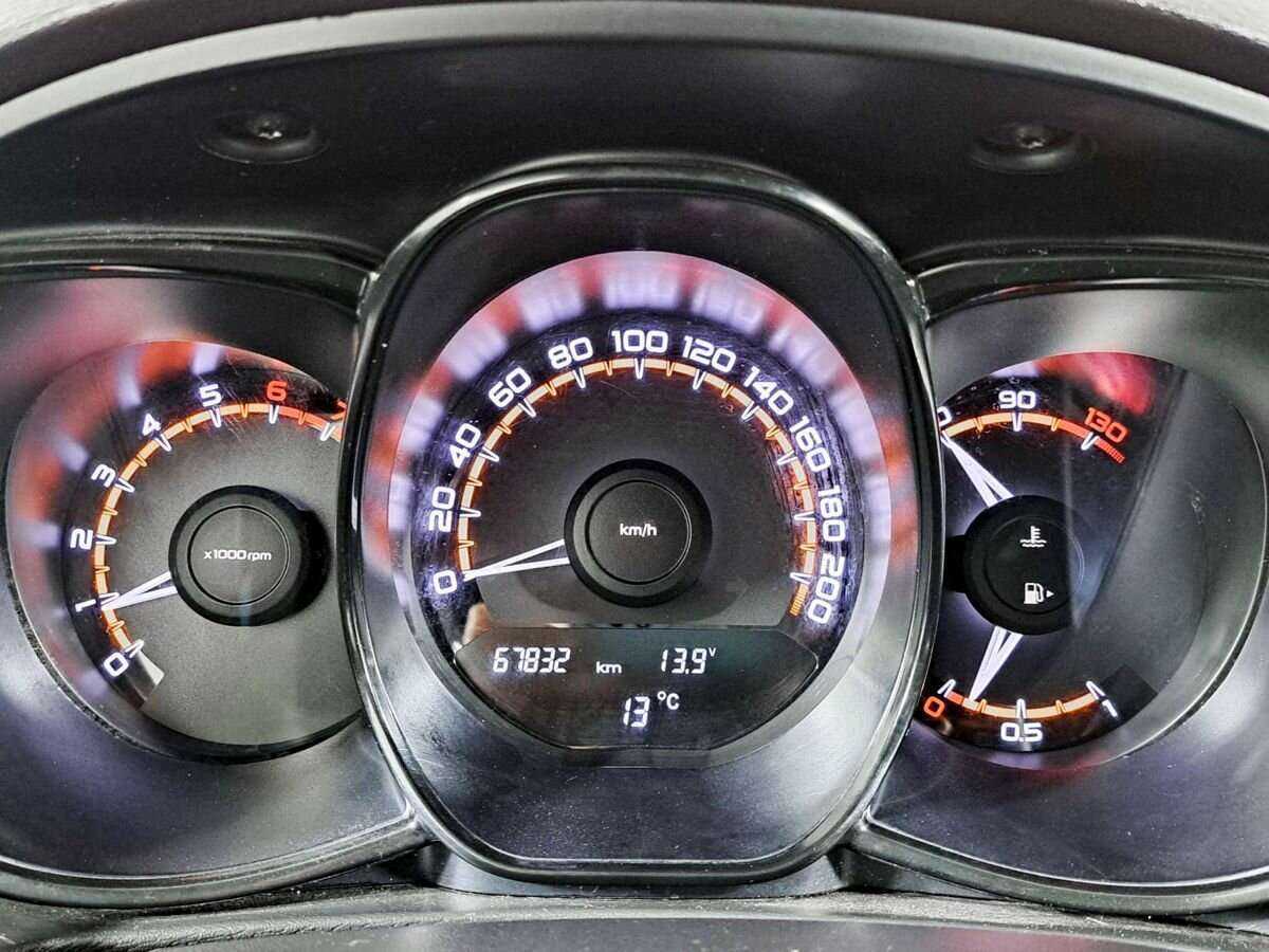 Lada (ВАЗ) Vesta SW, 2019 - Фото №8