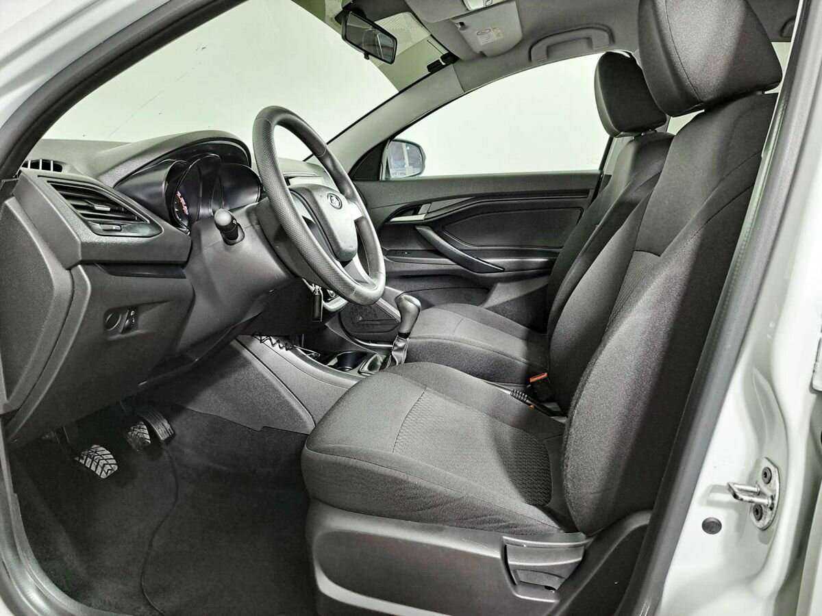 Lada (ВАЗ) Vesta SW, 2019 - Фото №11