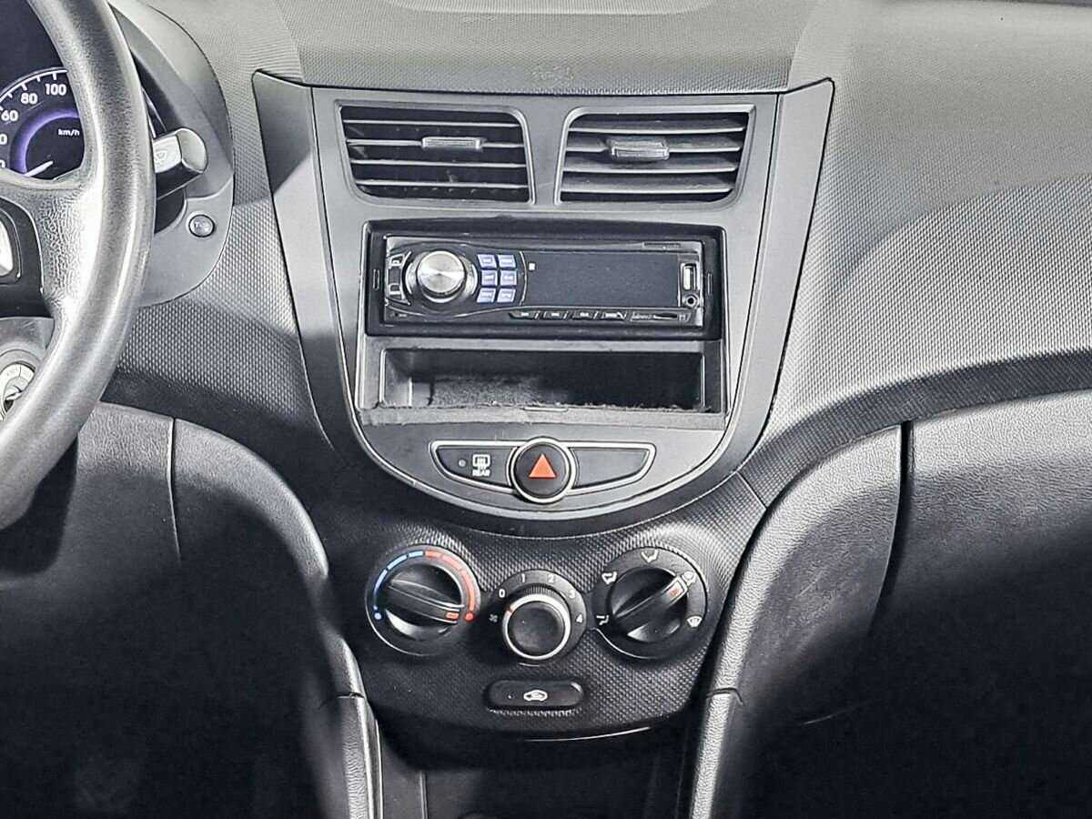 Hyundai Solaris, 2012 - Фото №10
