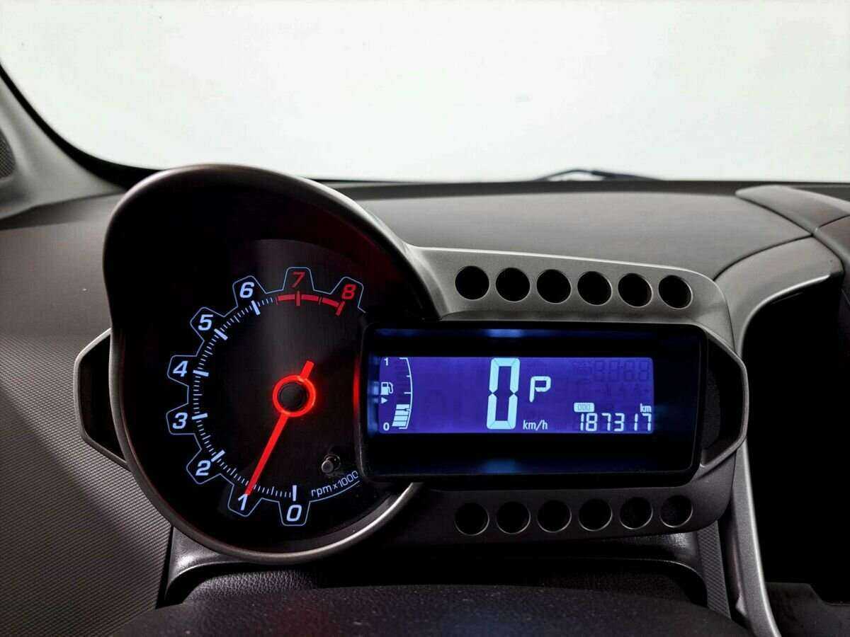 Chevrolet Aveo, 2013 - Фото №10