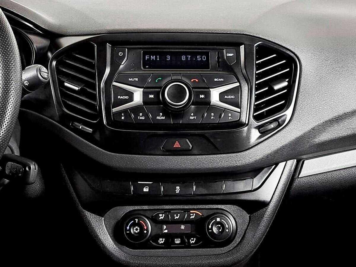 Lada (ВАЗ) Vesta SW, 2020 - Фото №12