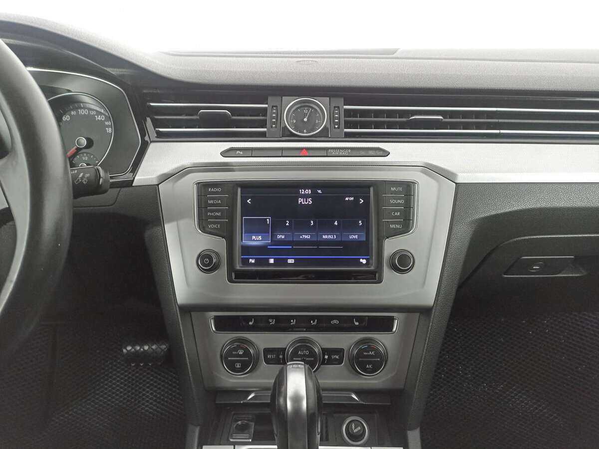 Volkswagen Passat, 2016 - Фото №12