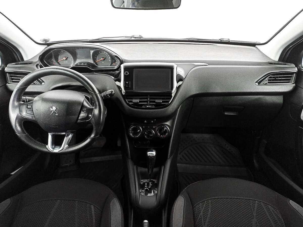 Peugeot 208, 2013 - Фото №11