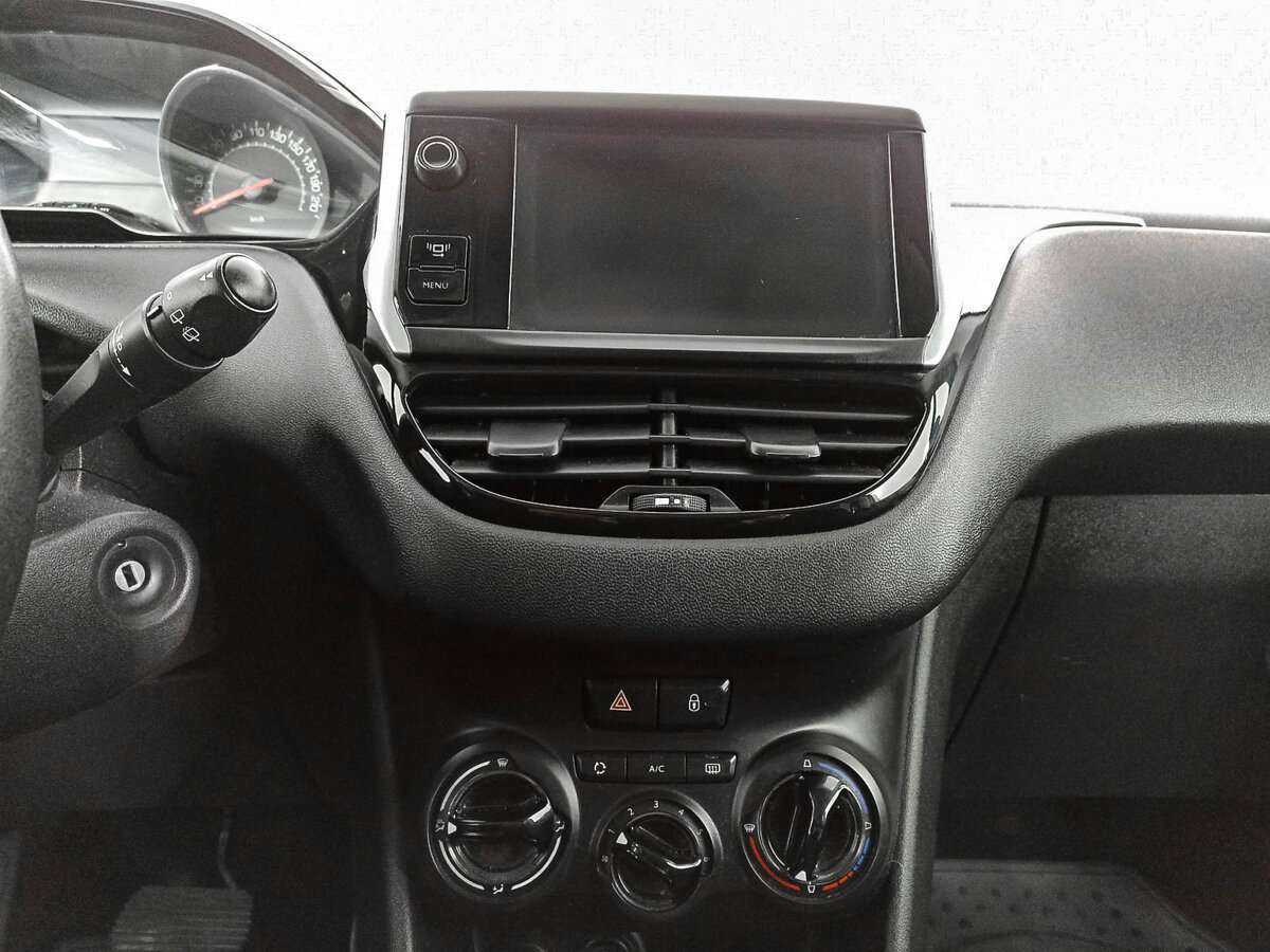 Peugeot 208, 2013 - Фото №12