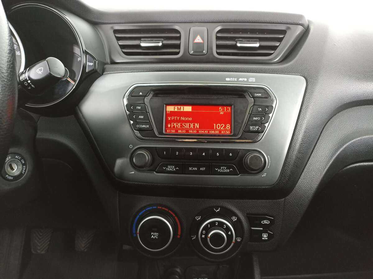 Kia Rio 5-speed, 2014 - Фото №14