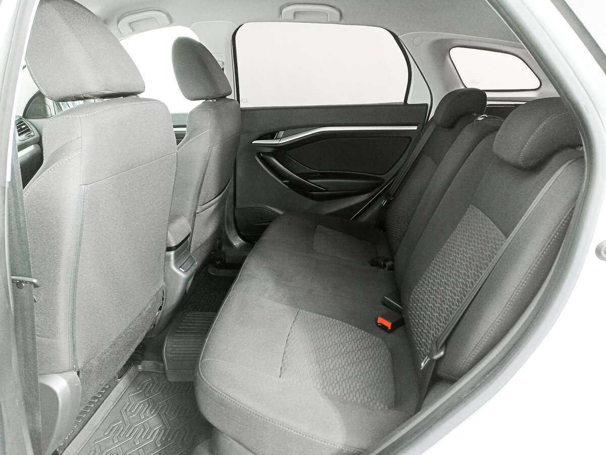 Lada (ВАЗ) Vesta SW, 2020 - Фото №9