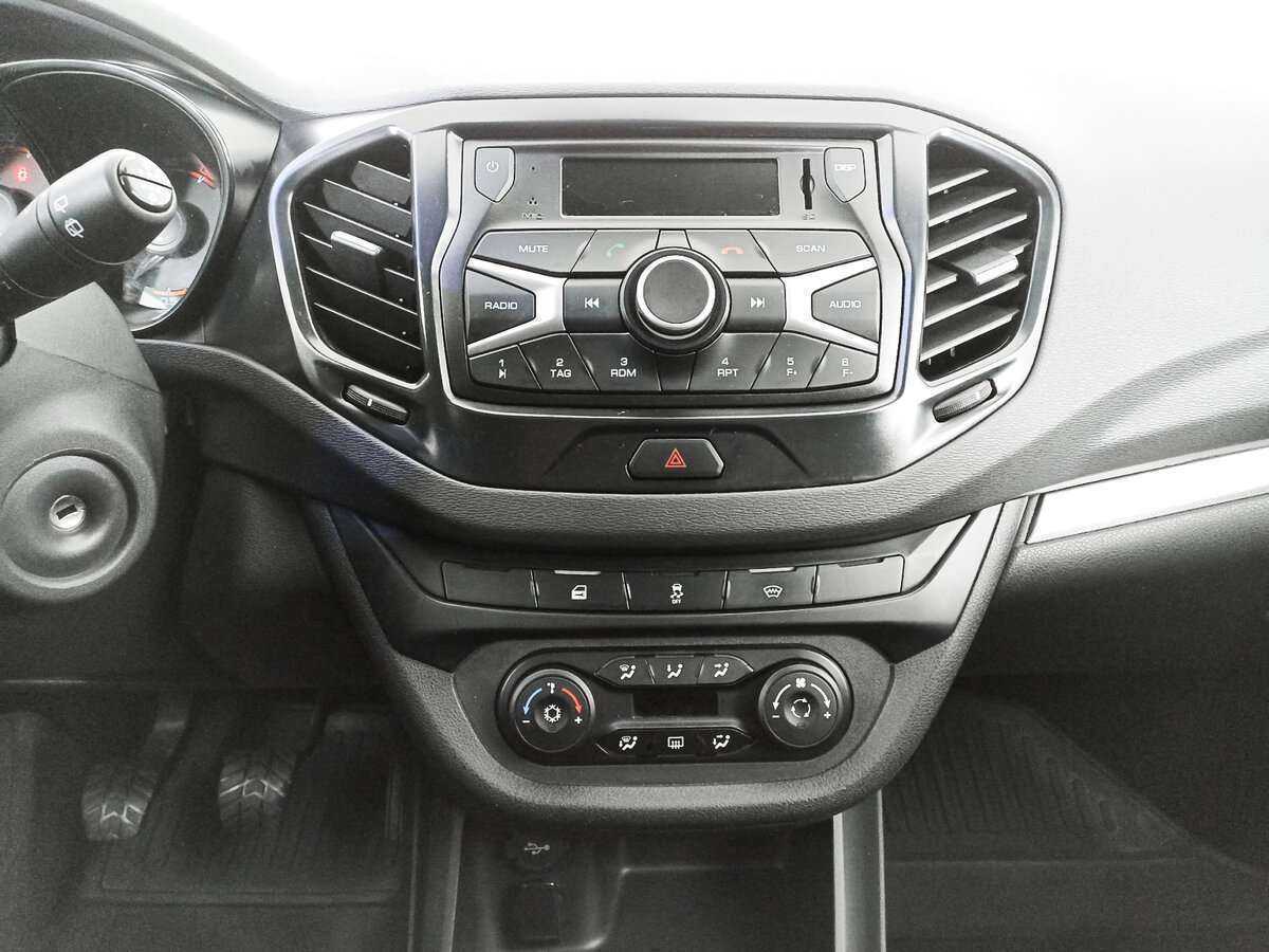 Lada (ВАЗ) Vesta SW, 2020 - Фото №12