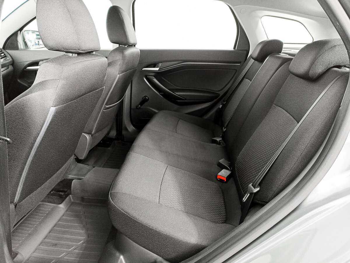 Lada (ВАЗ) Vesta SW, 2019 - Фото №7