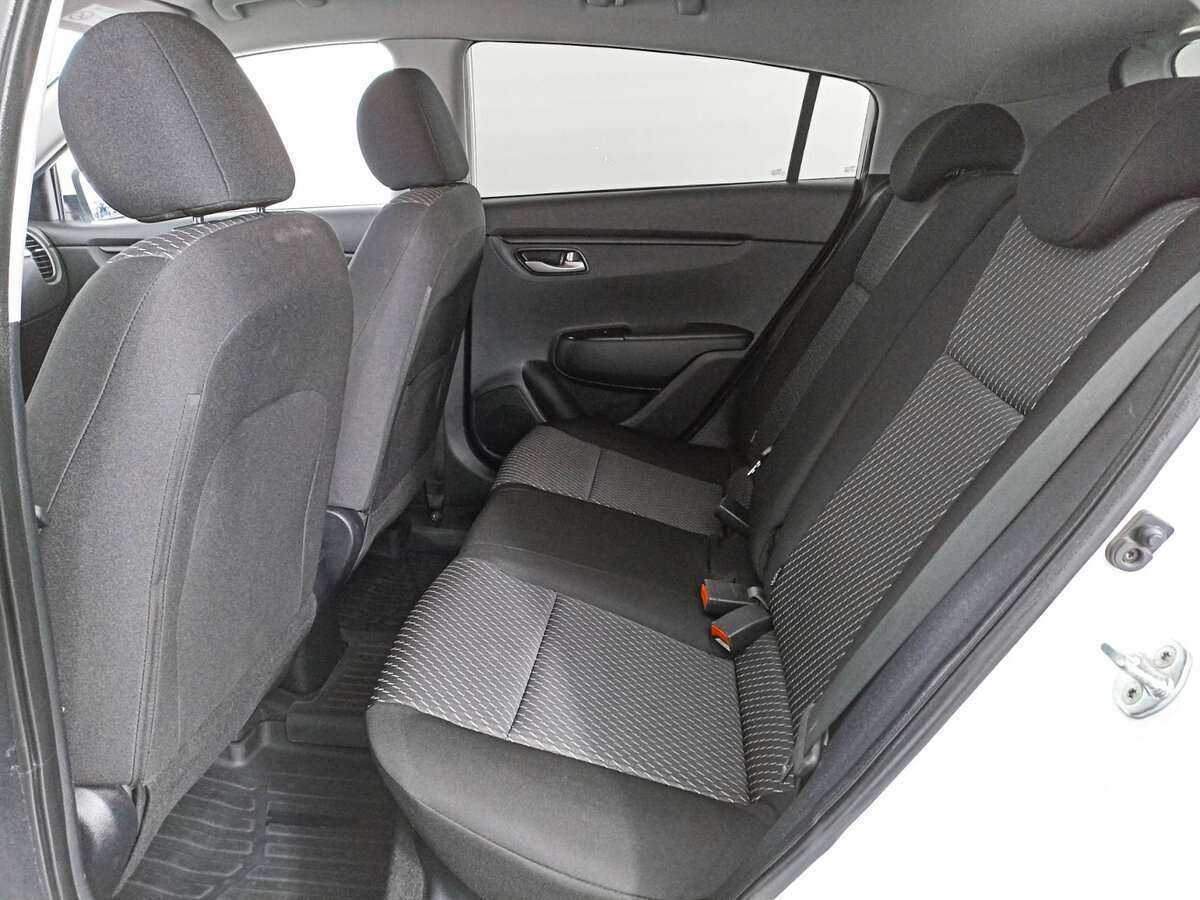 Kia Rio X-Line, 2018 - Фото №9