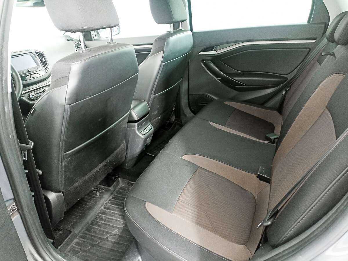 Lada (ВАЗ) Vesta SW, 2017 - Фото №9