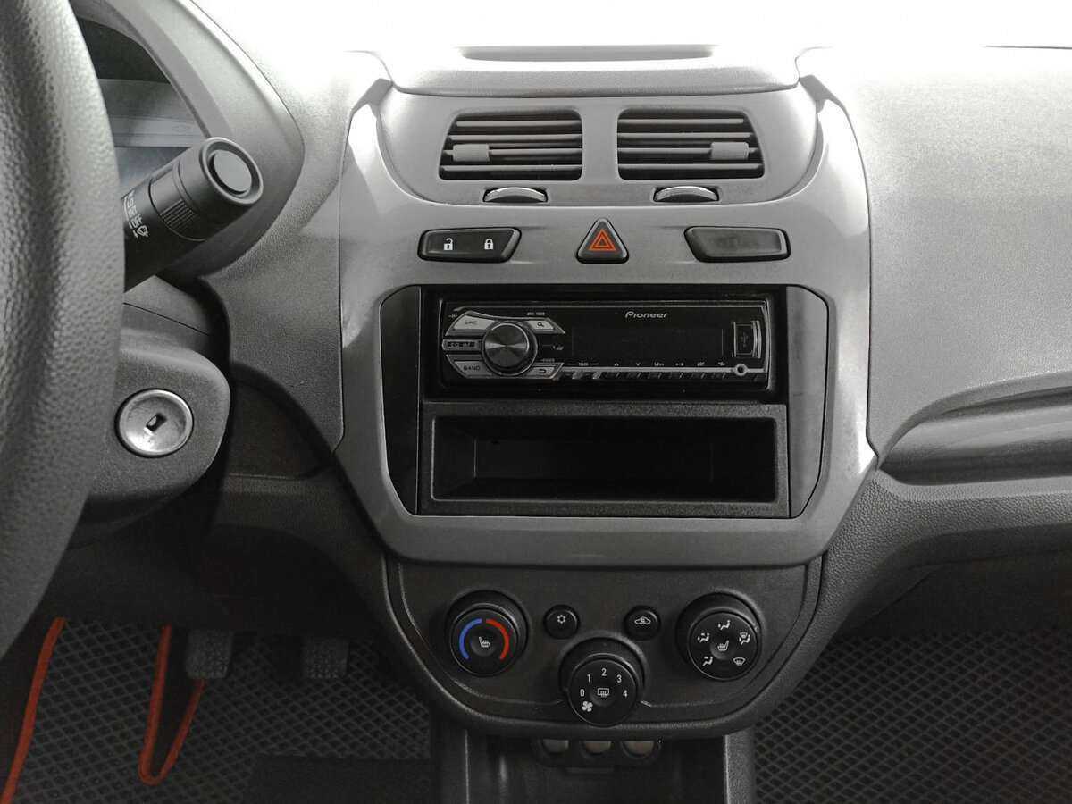 Chevrolet Cobalt, 2014 - Фото №12