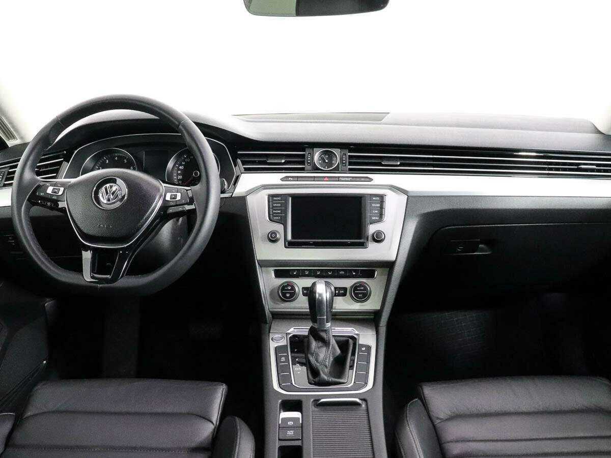 Volkswagen Passat, 2017 - Фото №10