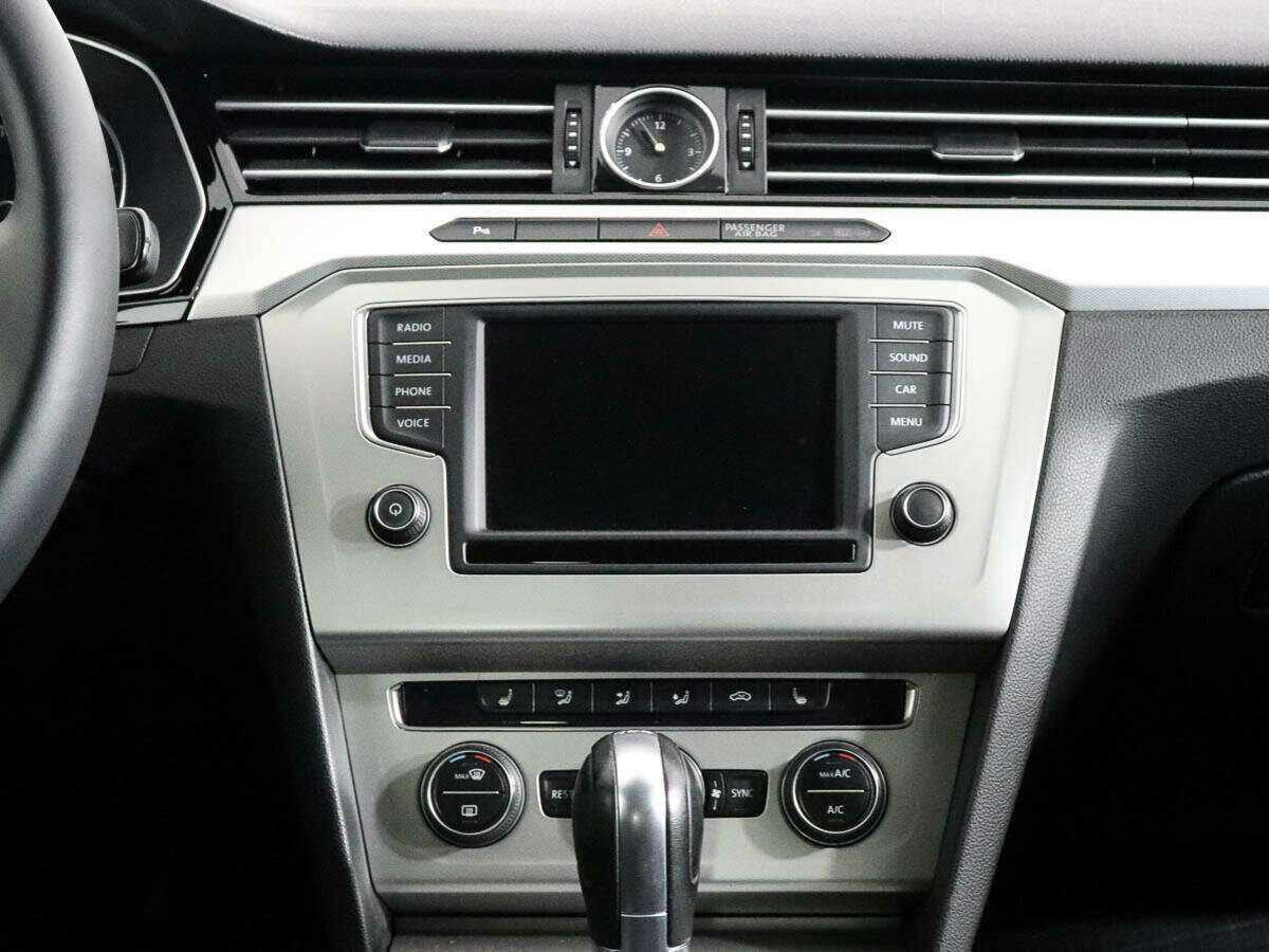 Volkswagen Passat, 2017 - Фото №11