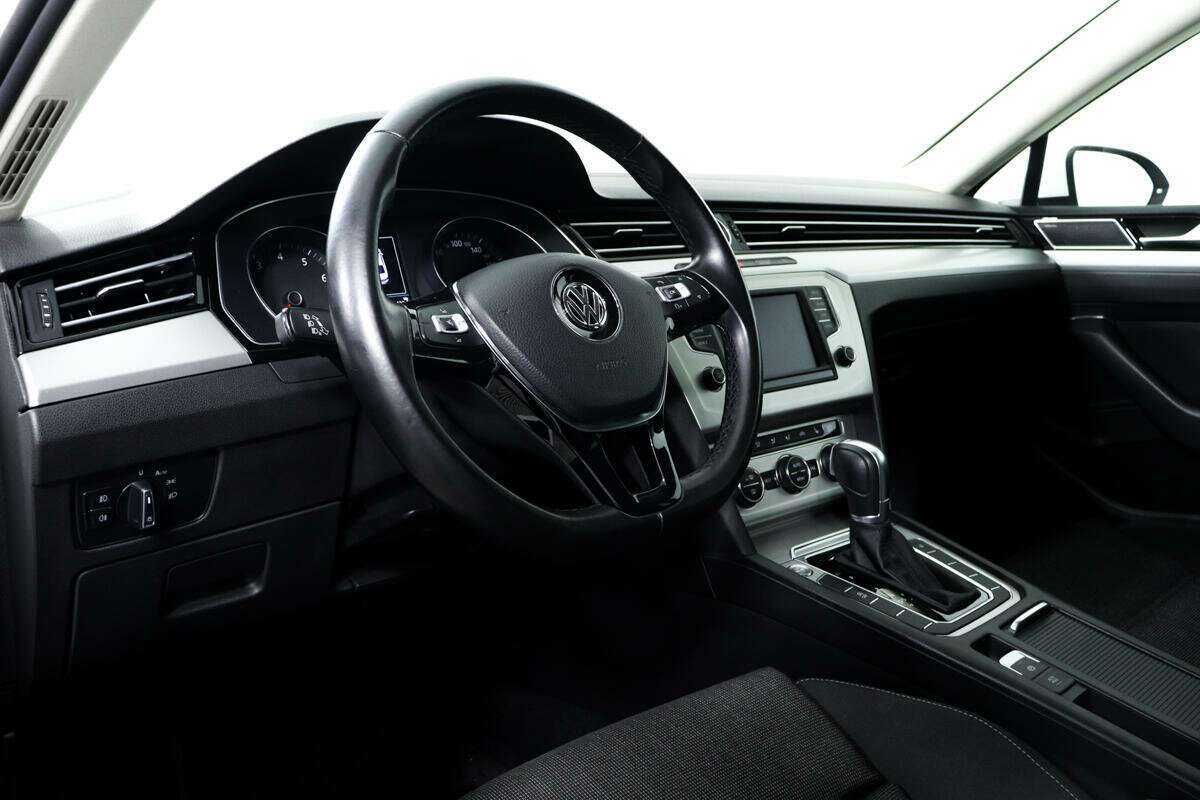 Volkswagen Passat, 2016 - Фото №12