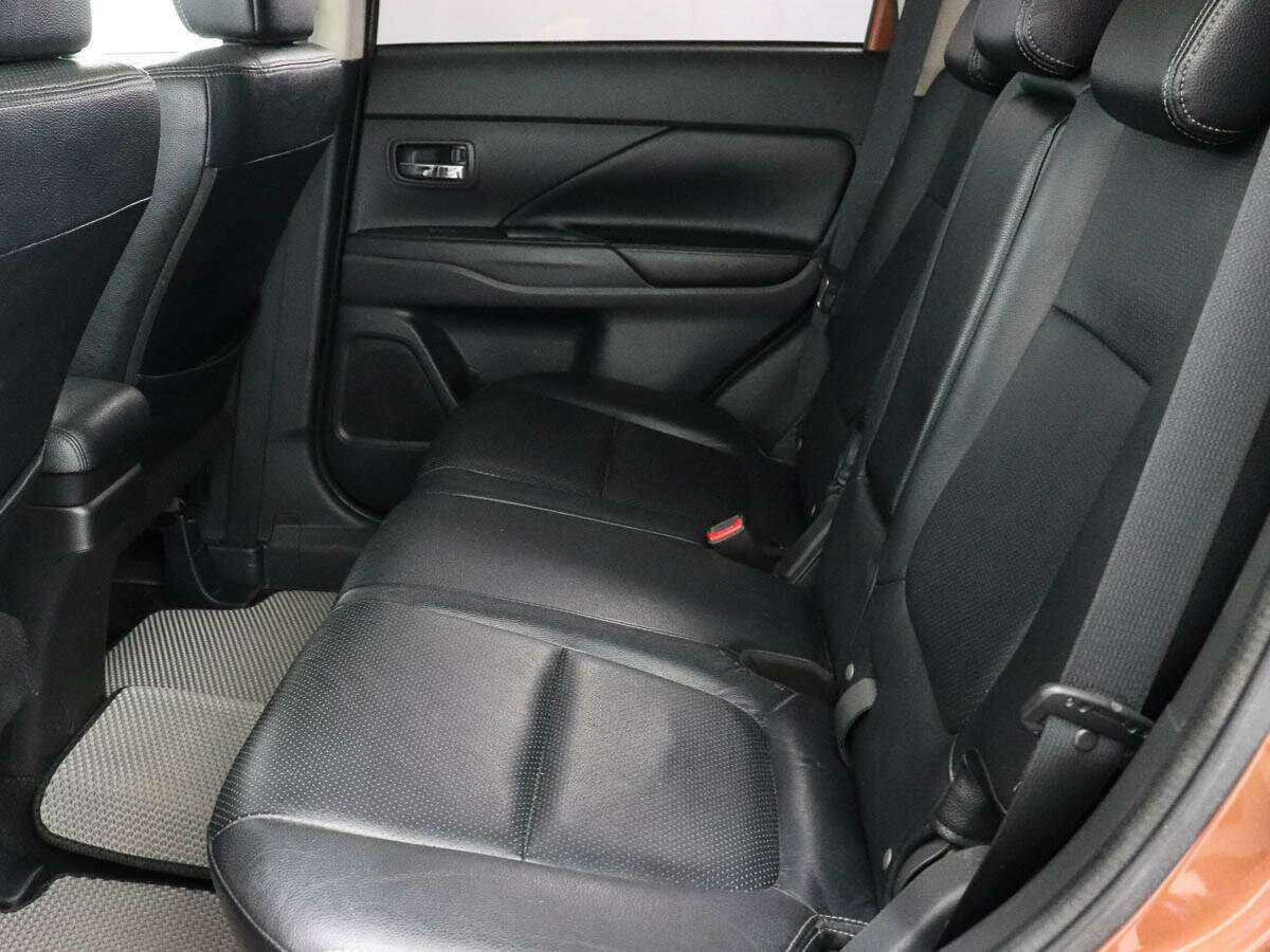 Mitsubishi Outlander, 2012 - Фото №7