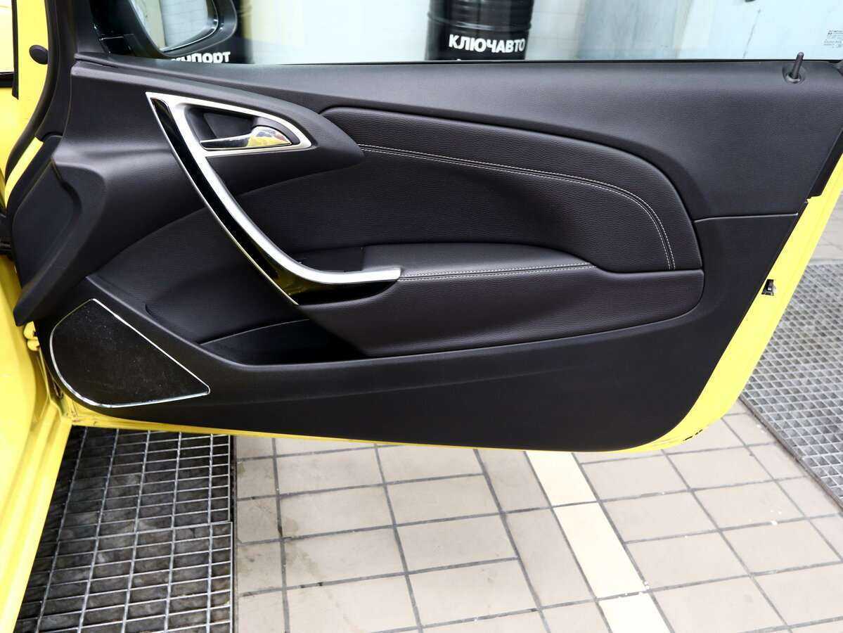 Opel Astra GTC, 2014 - Фото №15