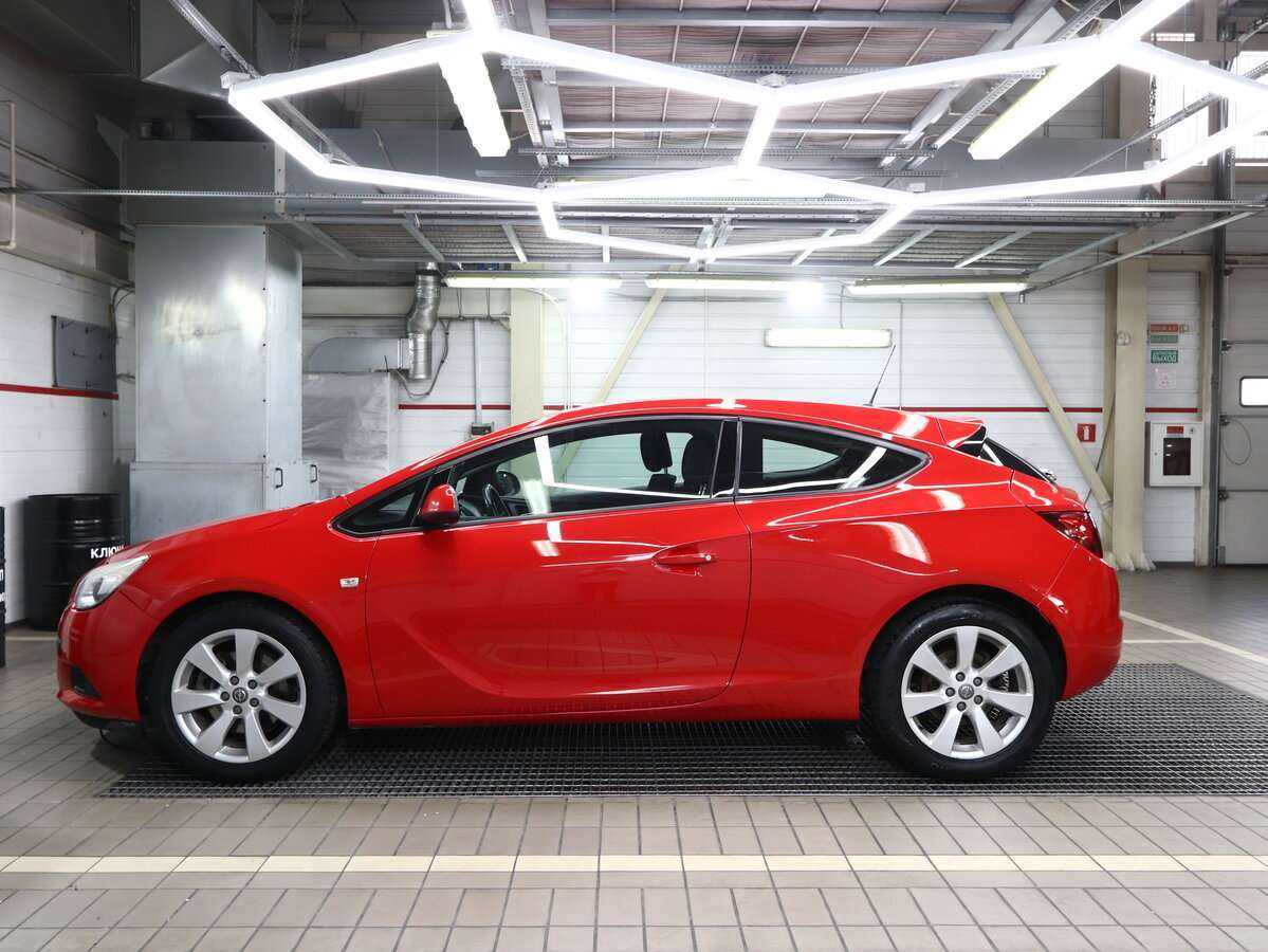 Opel Astra GTC, 2012 - Фото №4