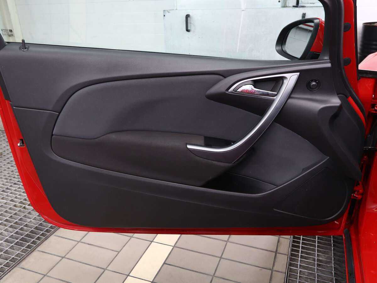 Opel Astra GTC, 2012 - Фото №5