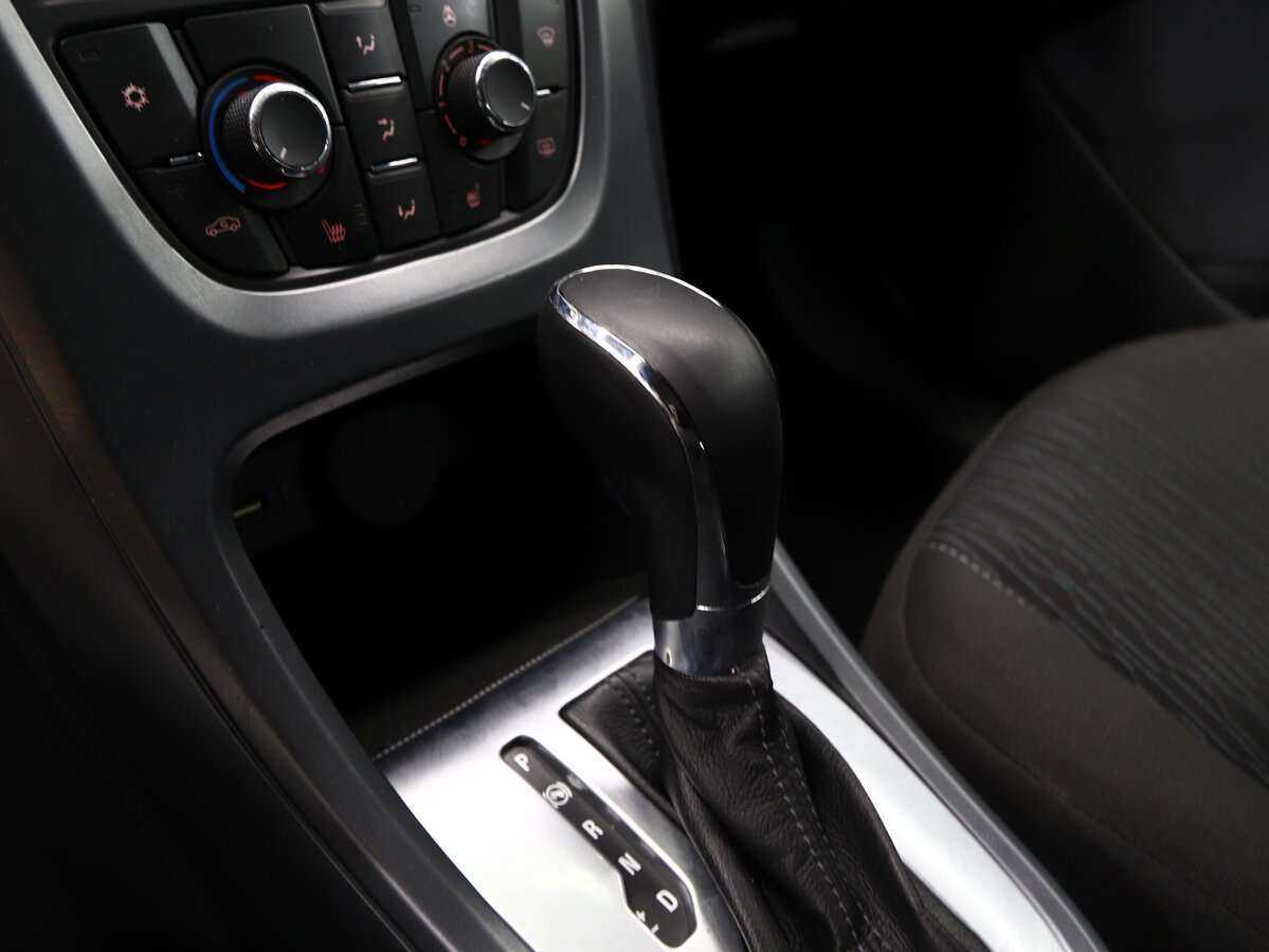 Opel Astra GTC, 2012 - Фото №7