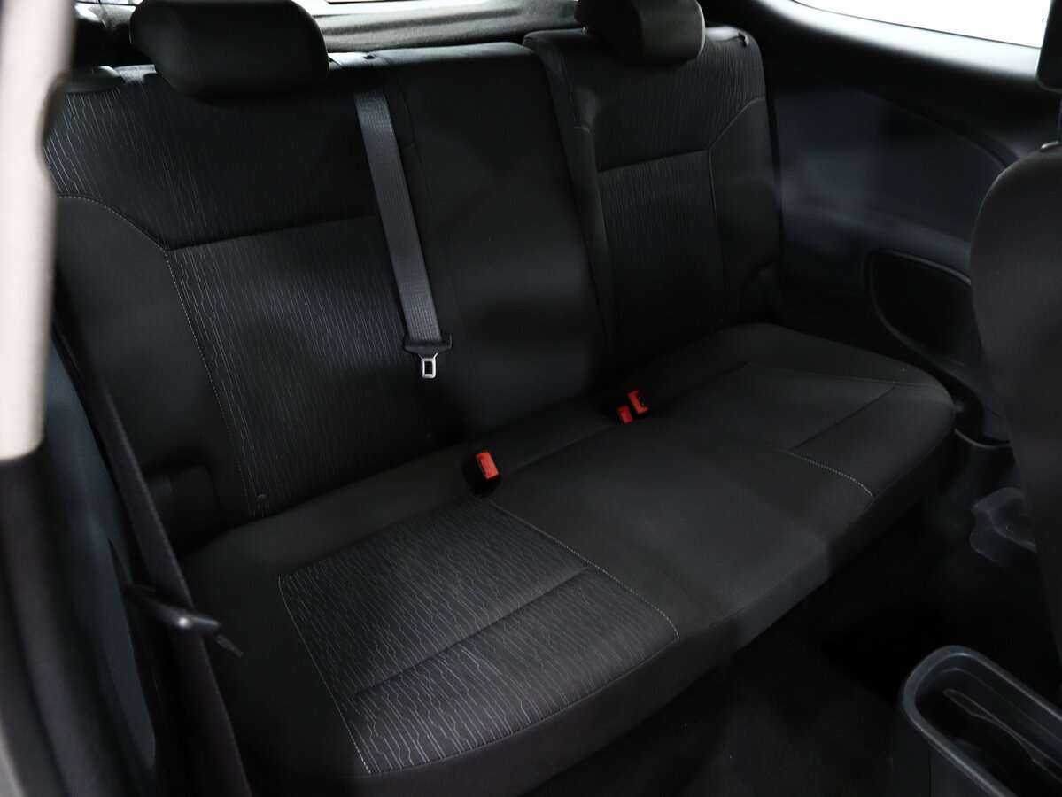 Opel Astra GTC, 2012 - Фото №11