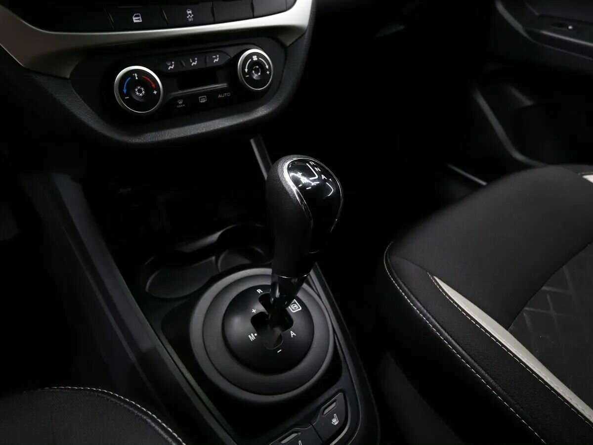 Lada (ВАЗ) Vesta SW, 2018 - Фото №11