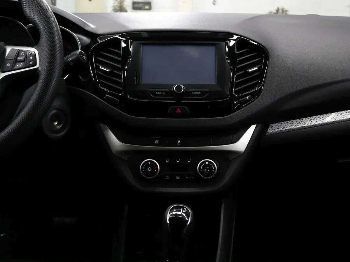 Lada (ВАЗ) Vesta SW, 2018 - Фото №12