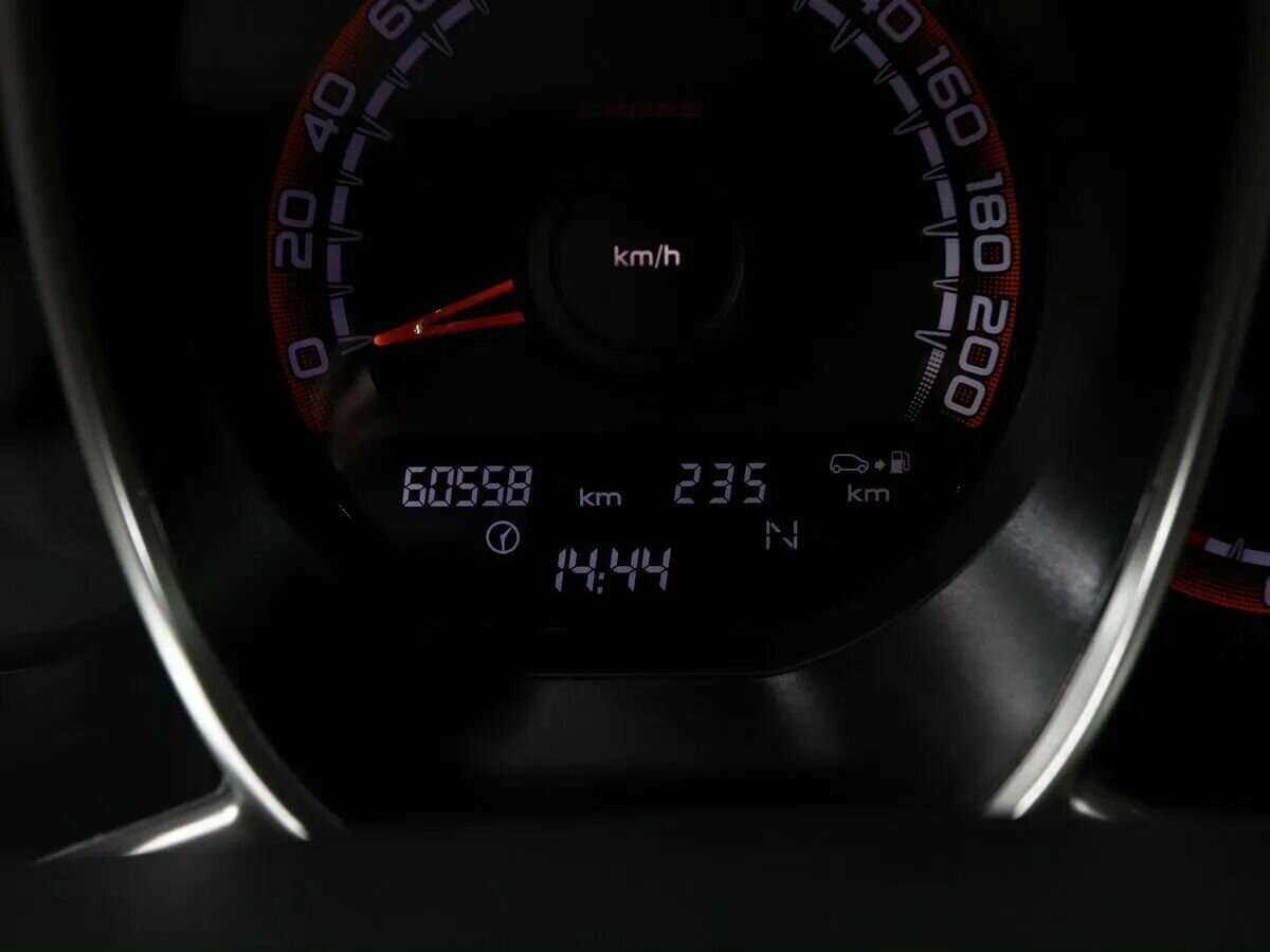 Lada (ВАЗ) Vesta SW, 2018 - Фото №14