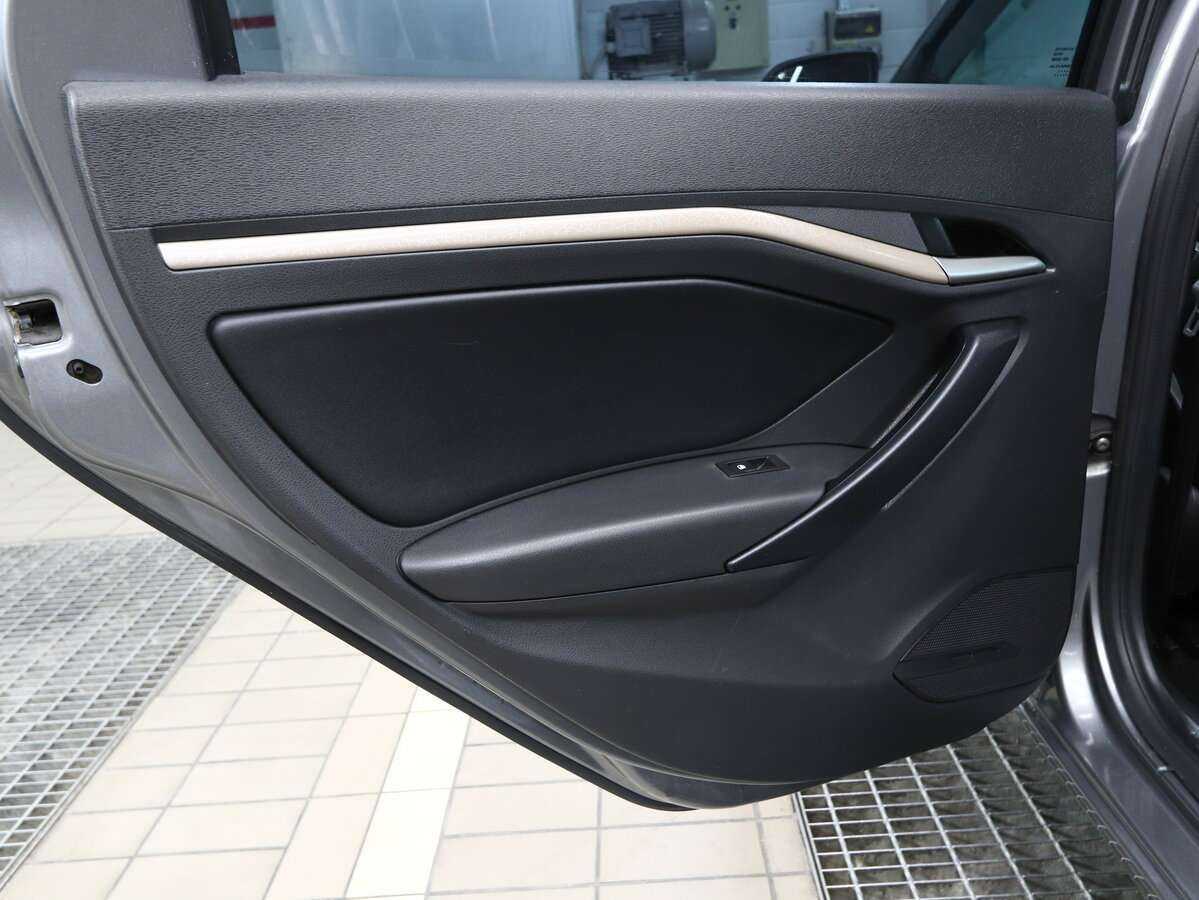 Lada (ВАЗ) Vesta SW, 2020 - Фото №11