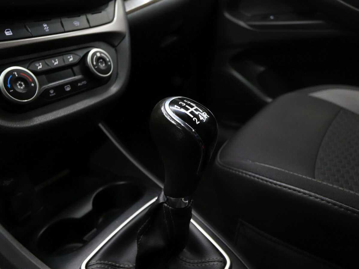 Lada (ВАЗ) Vesta SW, 2020 - Фото №13