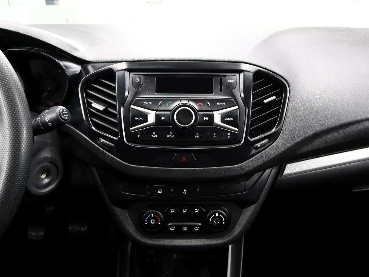 Lada (ВАЗ) Vesta SW, 2020 - Фото №17