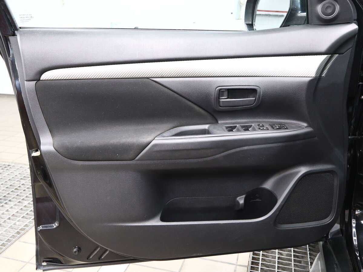 Mitsubishi Outlander, 2013 - Фото №6