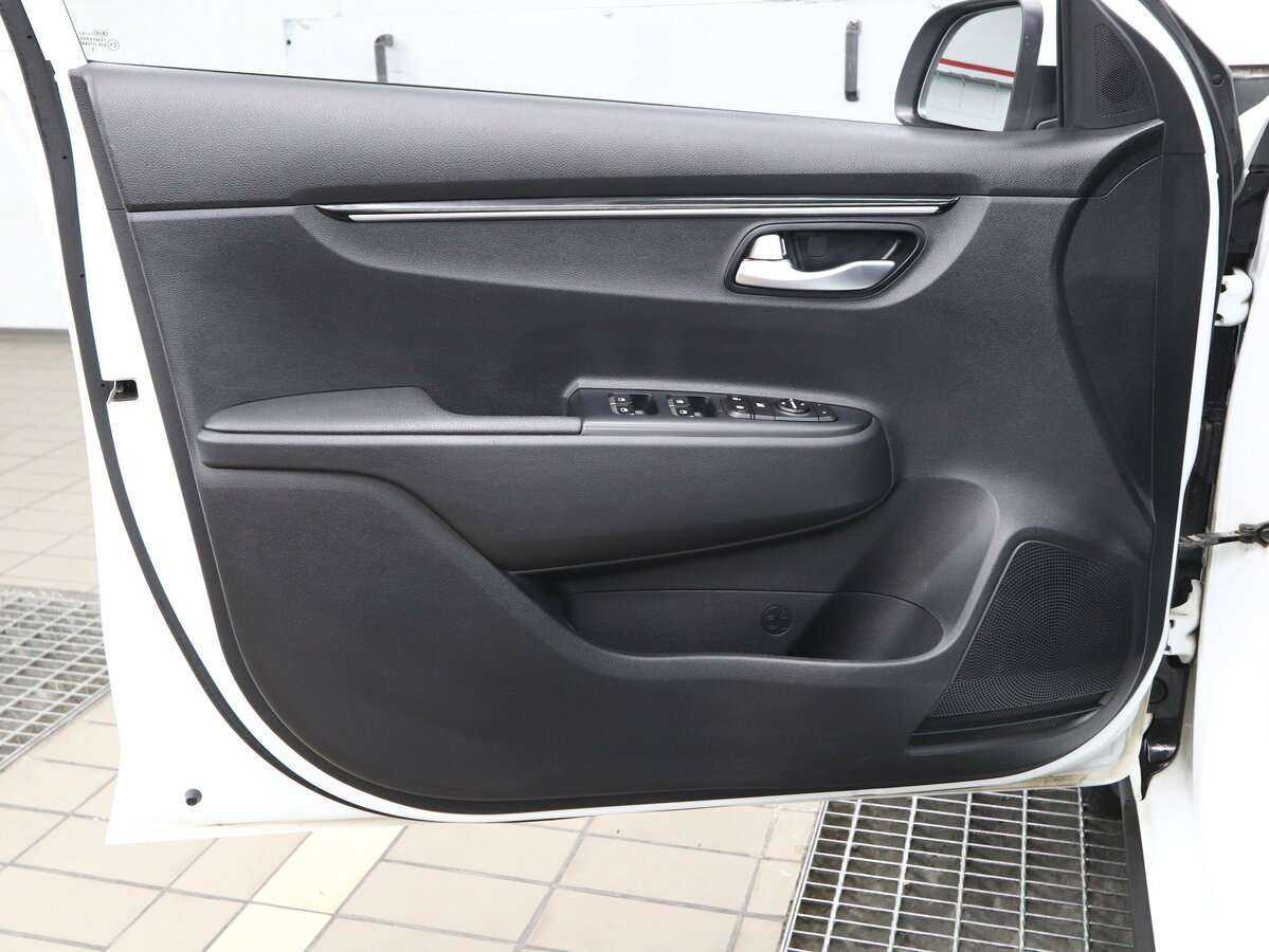 Kia Rio X-Line, 2018 - Фото №4