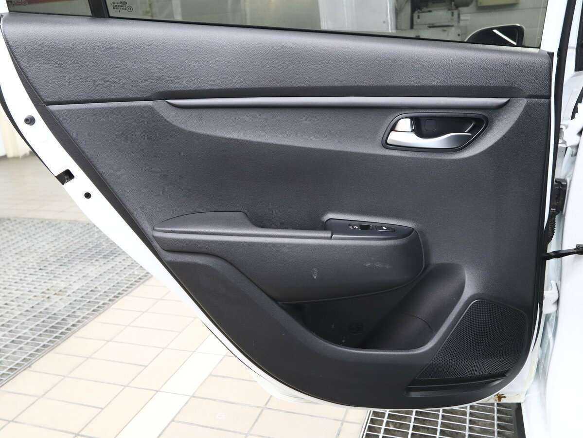 Kia Rio X-Line, 2018 - Фото №7