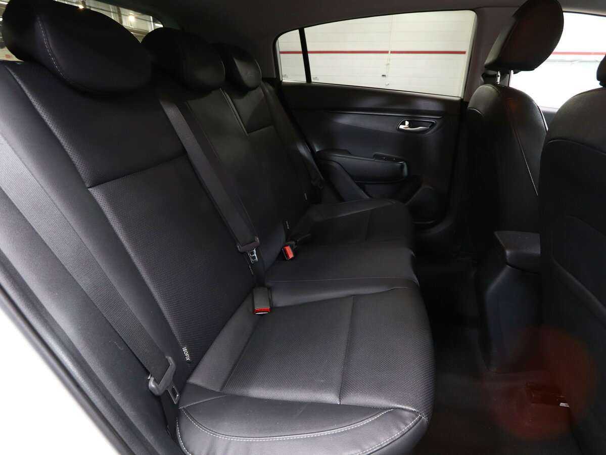 Kia Rio X-Line, 2018 - Фото №10