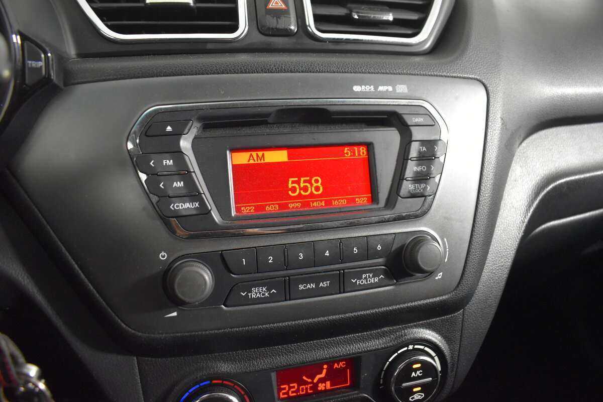 Kia Rio 5-speed, 2013 - Фото №14