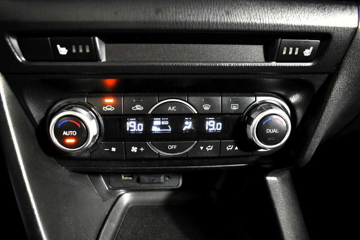 Mazda 3, 2017 - Фото №14